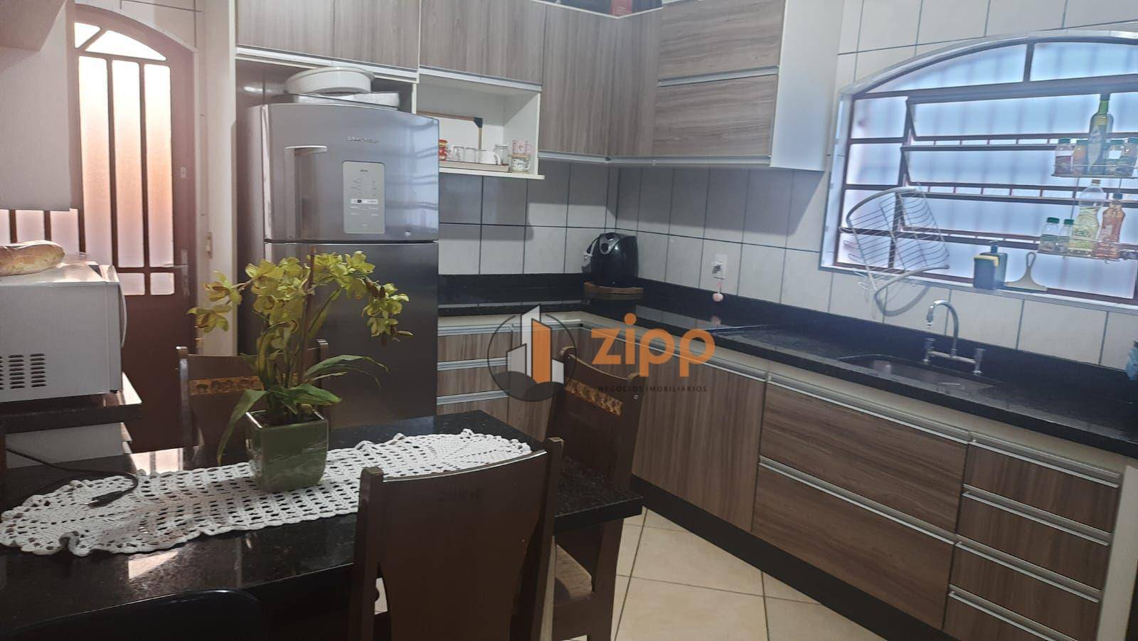 Sobrado à venda com 3 quartos, 200m² - Foto 14