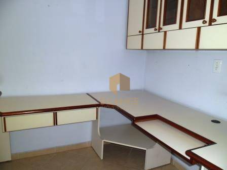 Apartamento à venda com 3 quartos, 80m² - Foto 4