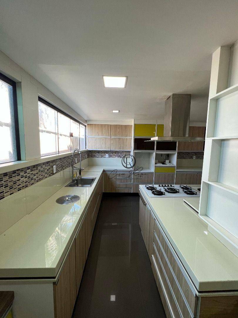 Casa para alugar com 4 quartos, 289m² - Foto 27