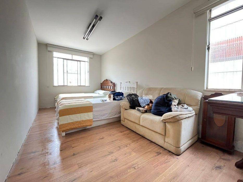Casa para alugar com 5 quartos, 300m² - Foto 16