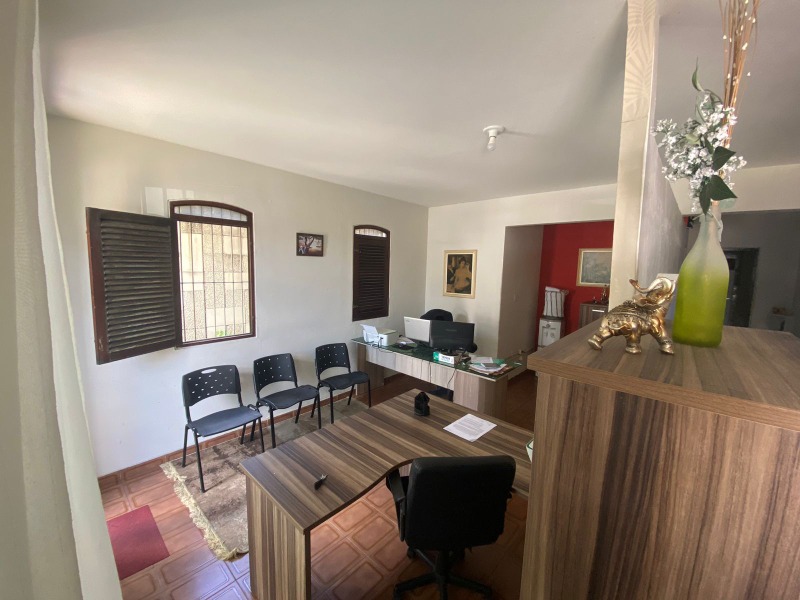 Casa à venda com 5 quartos, 200m² - Foto 19