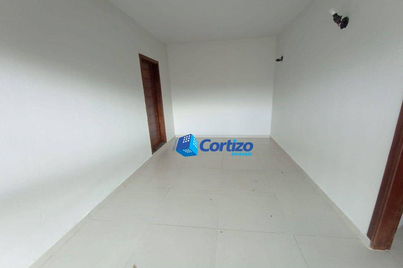 Casa para alugar com 3 quartos, 200M2 - Foto 2