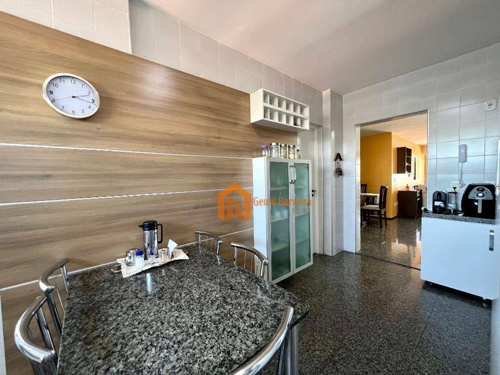 Apartamento à venda com 3 quartos, 149m² - Foto 12