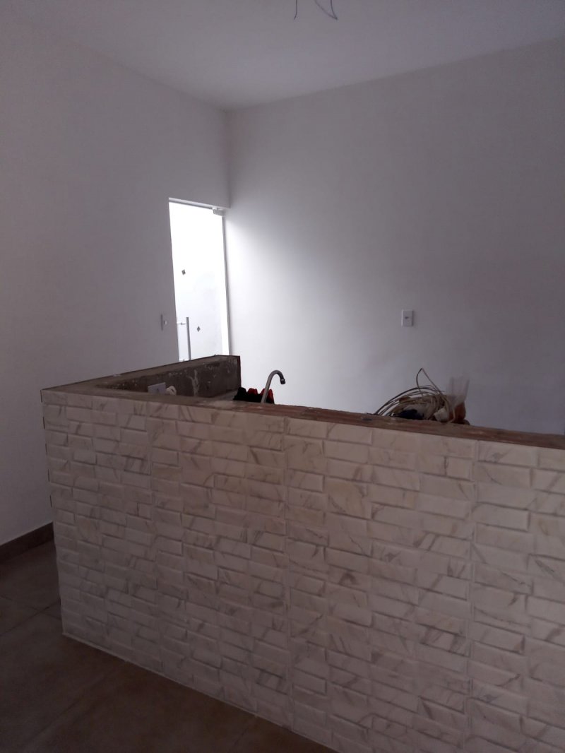 Casa à venda com 2 quartos, 76m² - Foto 2