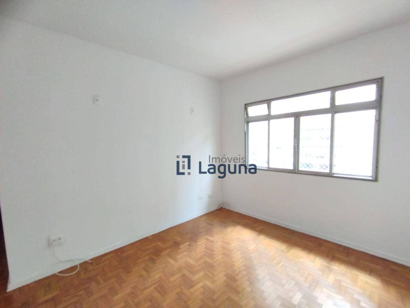 Apartamento à venda com 2 quartos, 80m² - Foto 2