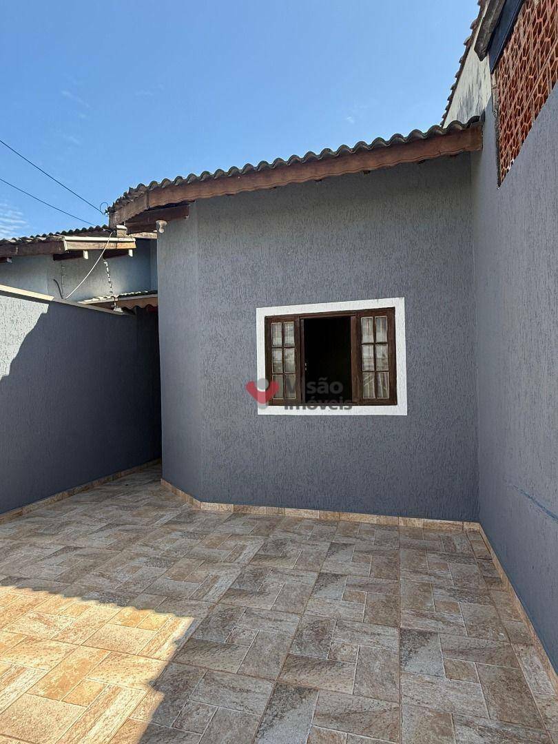 Casa à venda com 2 quartos, 70m² - Foto 3
