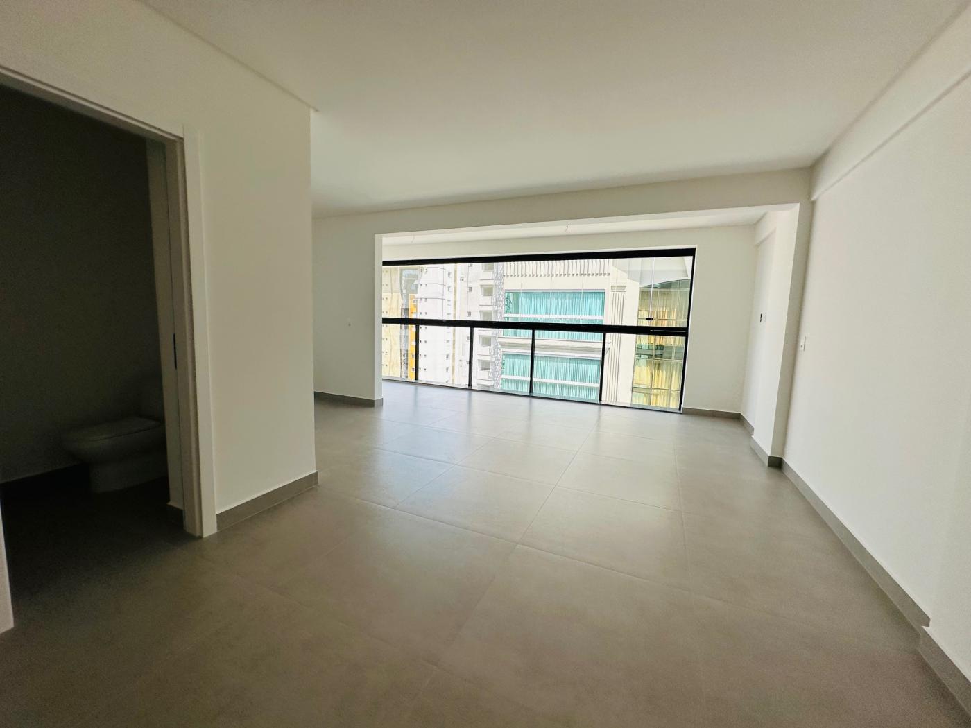 Apartamento à venda com 3 quartos, 110m² - Foto 3