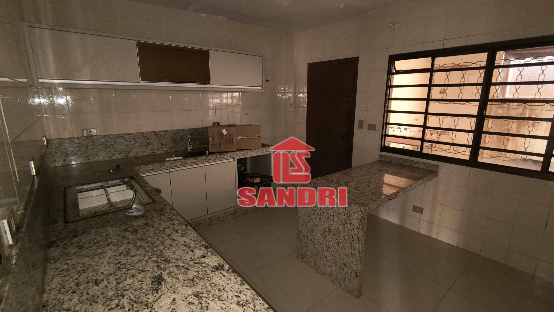 Sobrado para alugar com 4 quartos, 237m² - Foto 9