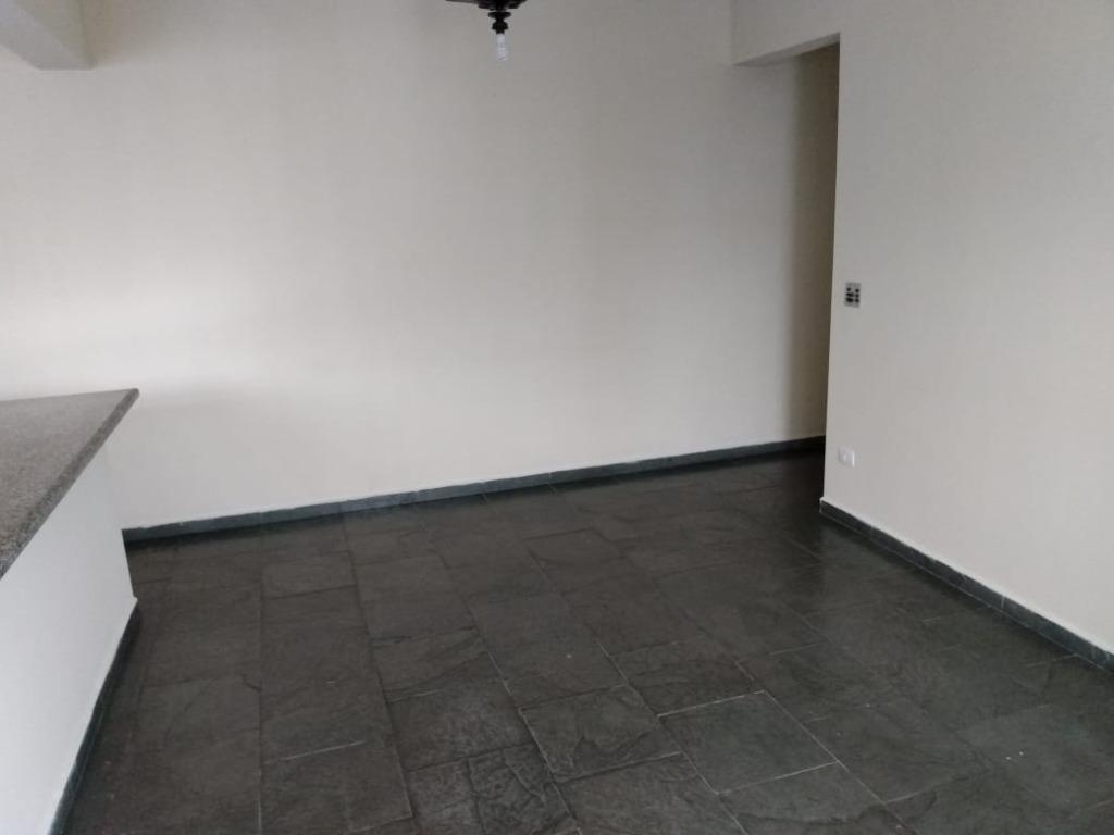 Apartamento à venda com 2 quartos, 70m² - Foto 4