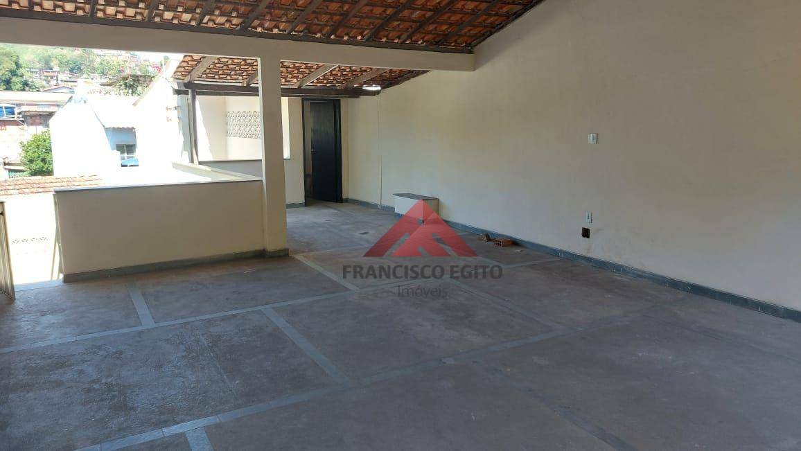 Casa à venda com 3 quartos, 250m² - Foto 14