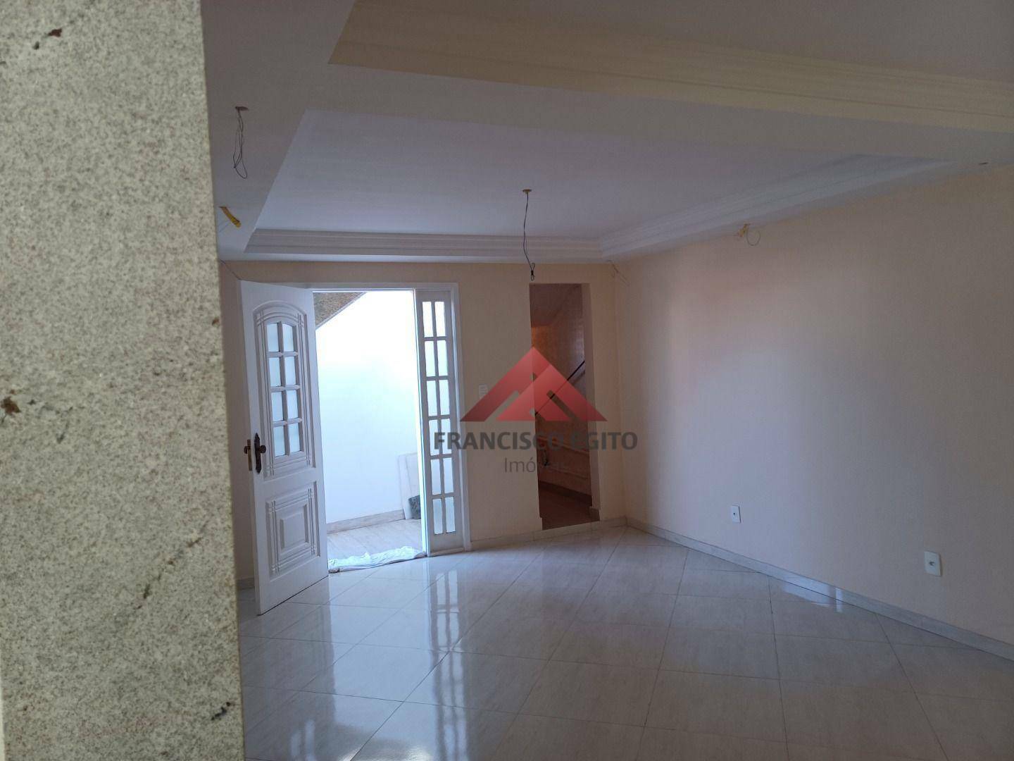 Casa à venda com 3 quartos, 234m² - Foto 3