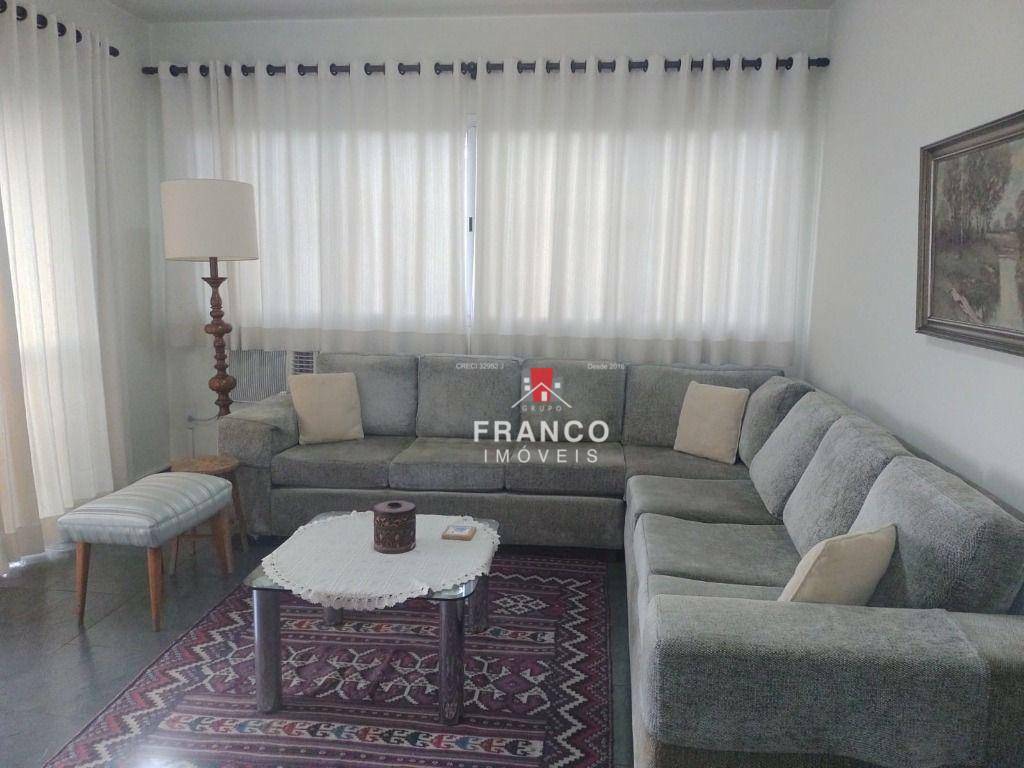 Apartamento para alugar com 3 quartos, 242m² - Foto 22