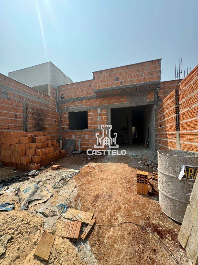 Casa à venda com 3 quartos, 110m² - Foto 4