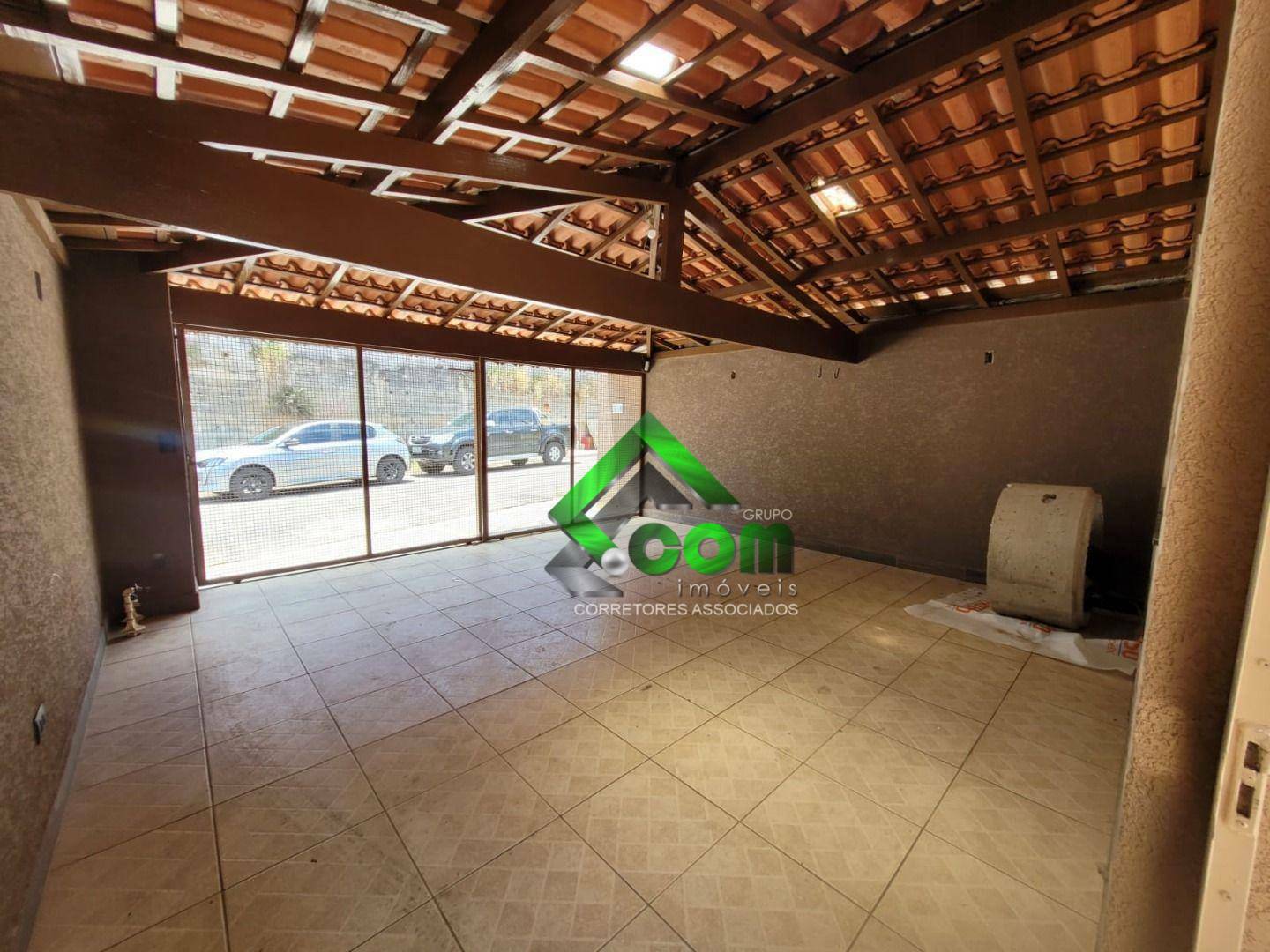 Casa à venda e aluguel com 3 quartos, 170m² - Foto 1