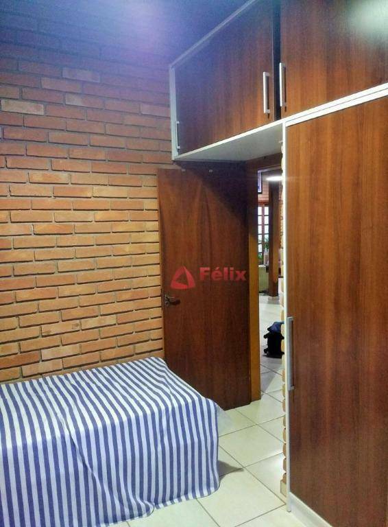 Casa à venda com 2 quartos, 1m² - Foto 2