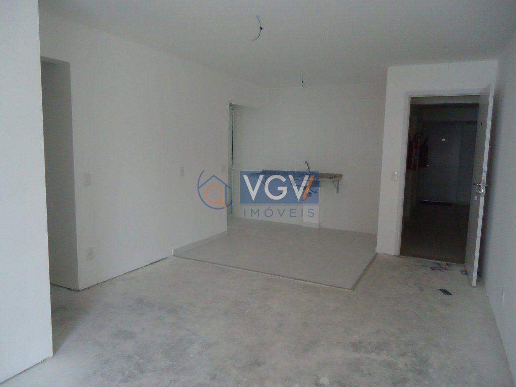 Apartamento à venda com 3 quartos, 70m² - Foto 2