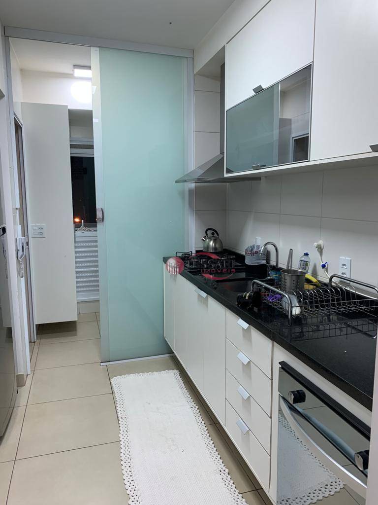 Apartamento à venda com 3 quartos, 105m² - Foto 4