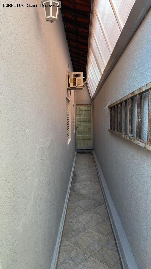 Casa à venda com 2 quartos, 250m² - Foto 22