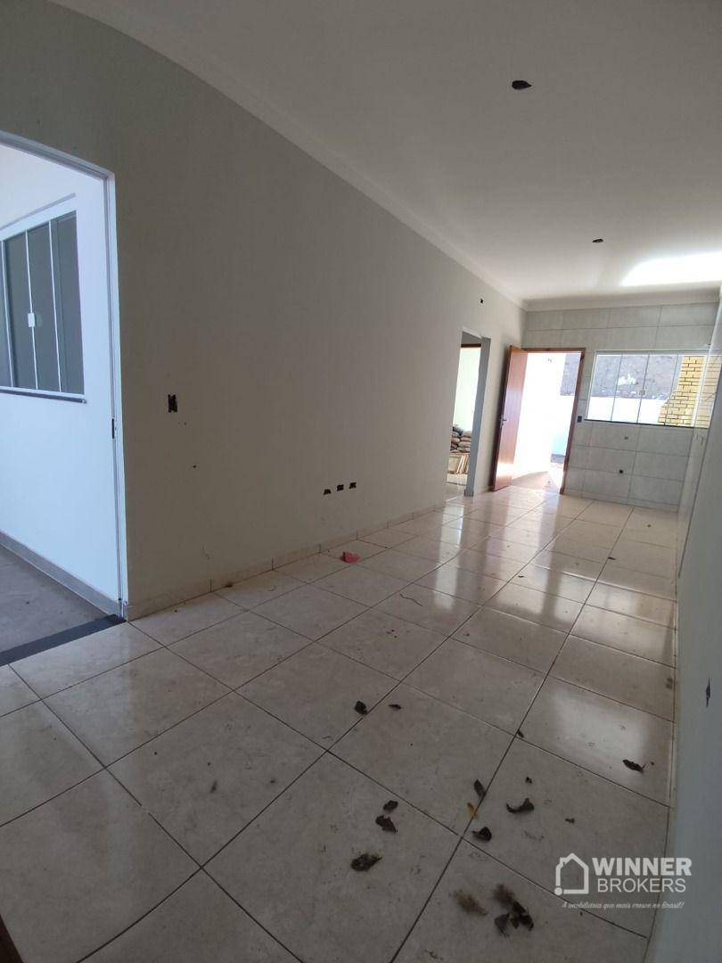 Casa à venda com 3 quartos, 70m² - Foto 4