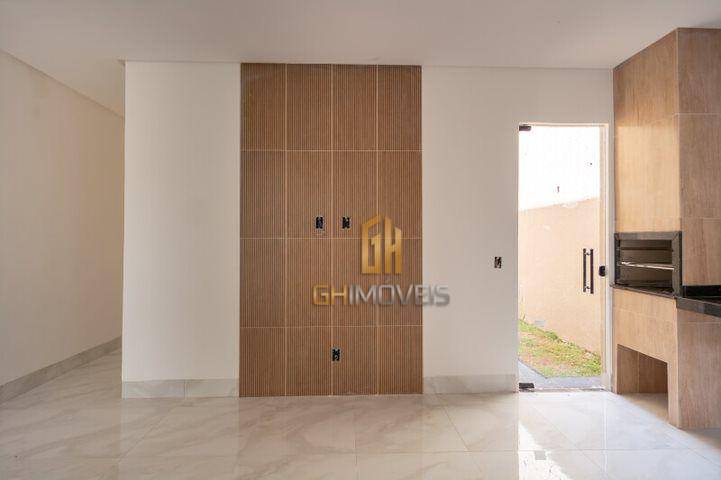 Casa à venda com 3 quartos, 119m² - Foto 4