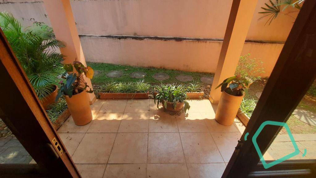 Casa de Condomínio à venda com 3 quartos, 300m² - Foto 22