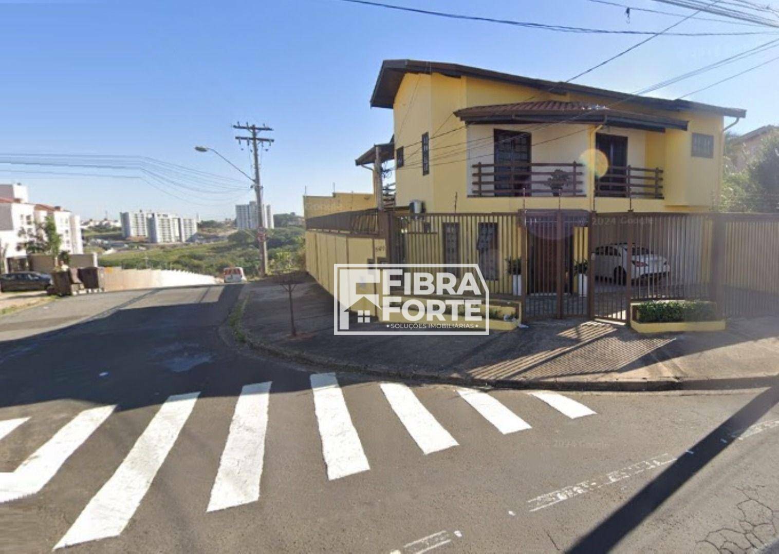 Casa à venda com 3 quartos, 283m² - Foto 2