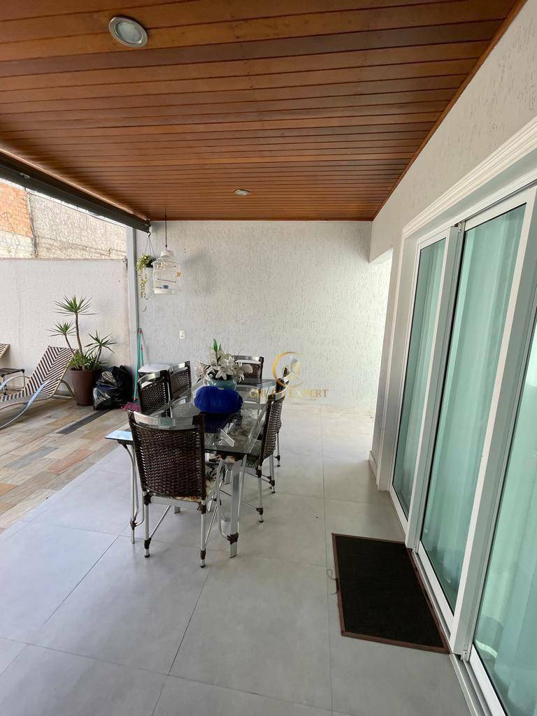 Sobrado à venda com 4 quartos, 300m² - Foto 3