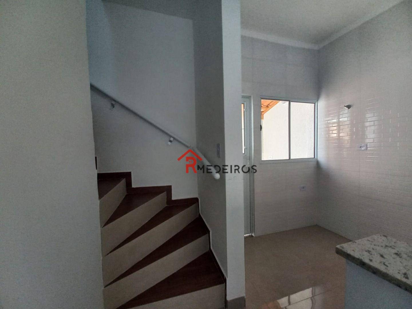 Sobrado à venda com 2 quartos, 57m² - Foto 4