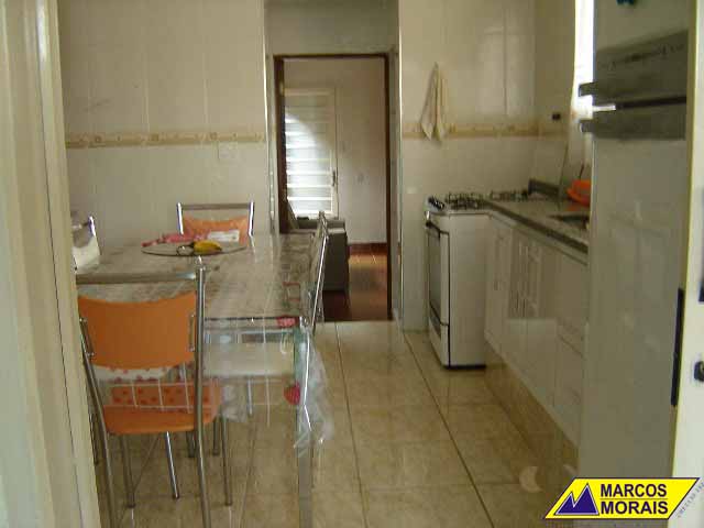 Casa à venda com 2 quartos, 190m² - Foto 3