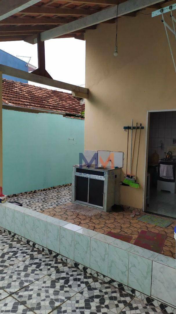 Casa à venda com 2 quartos, 70m² - Foto 18