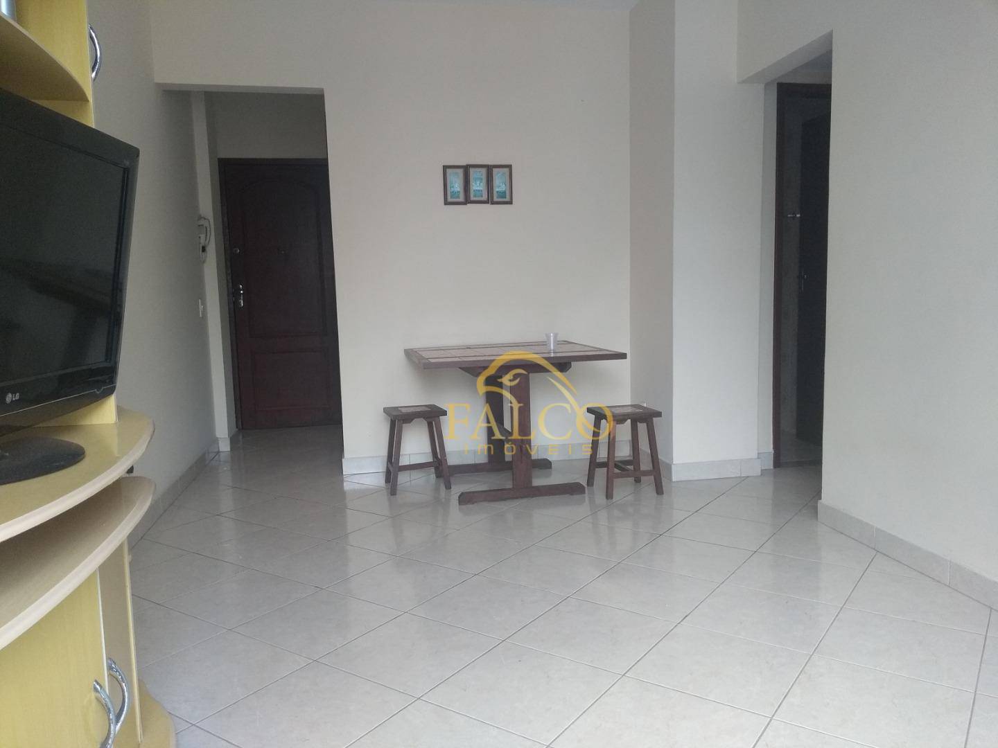 Apartamento à venda com 2 quartos, 70m² - Foto 1