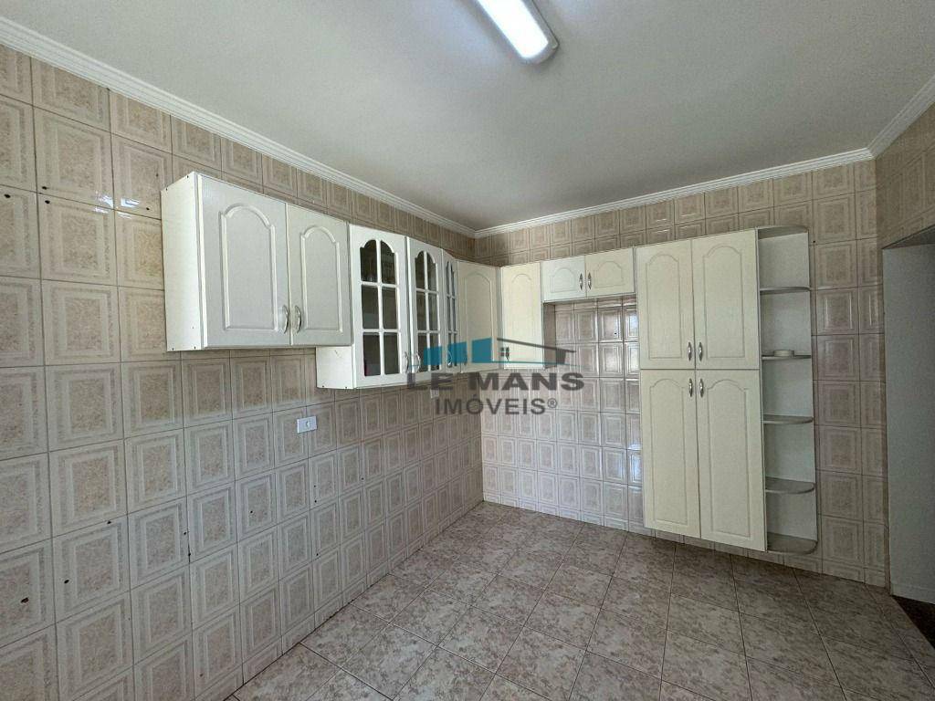 Casa à venda com 3 quartos, 200m² - Foto 34