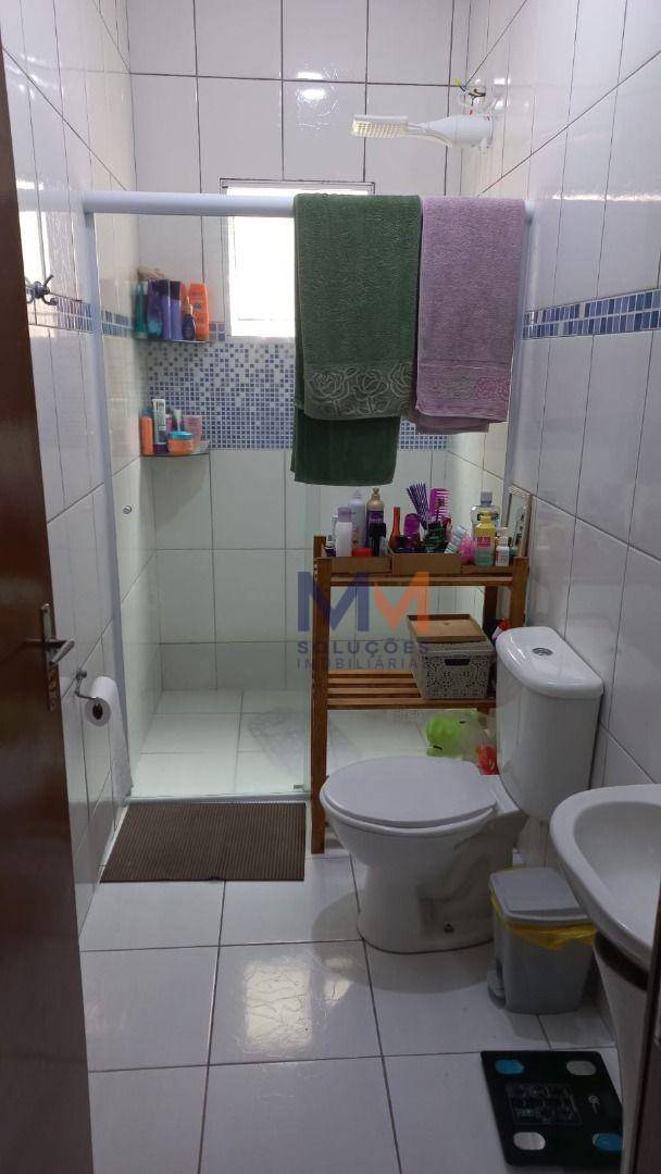 Casa à venda com 2 quartos, 70m² - Foto 13