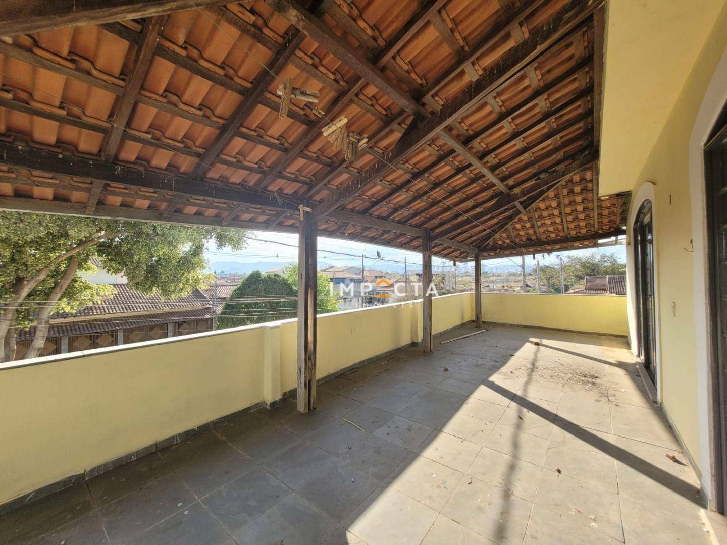 Casa à venda com 3 quartos, 274m² - Foto 3