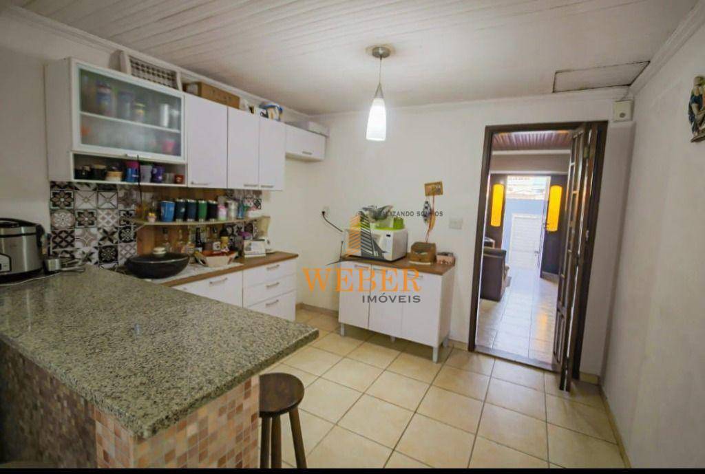 Casa à venda com 3 quartos, 220m² - Foto 10