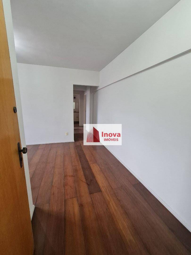 Apartamento à venda com 2 quartos, 79m² - Foto 4