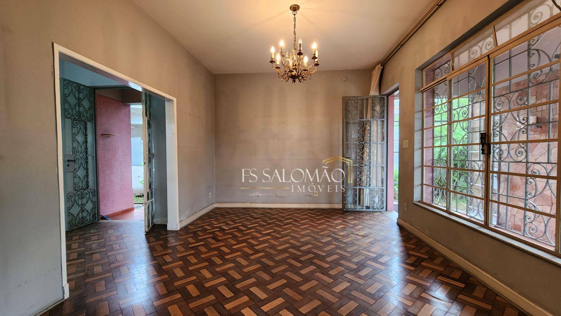 Casa à venda com 3 quartos, 285m² - Foto 4