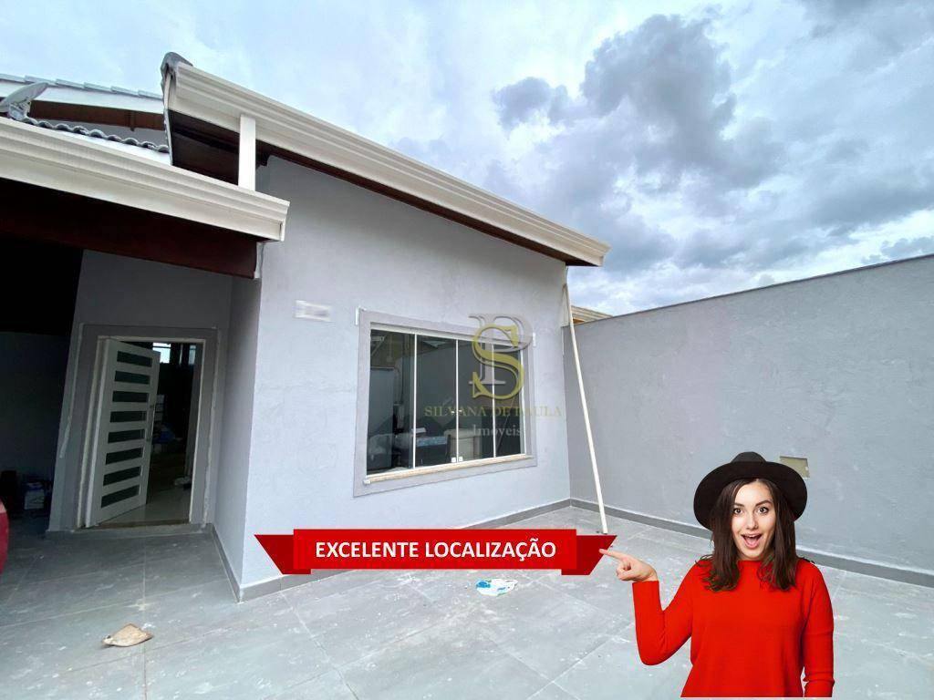 Casa à venda com 3 quartos, 240m² - Foto 1