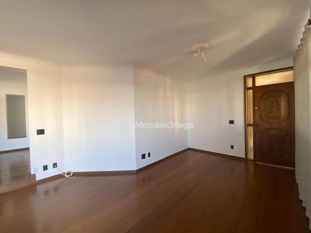 Apartamento para alugar com 3 quartos, 206m² - Foto 2