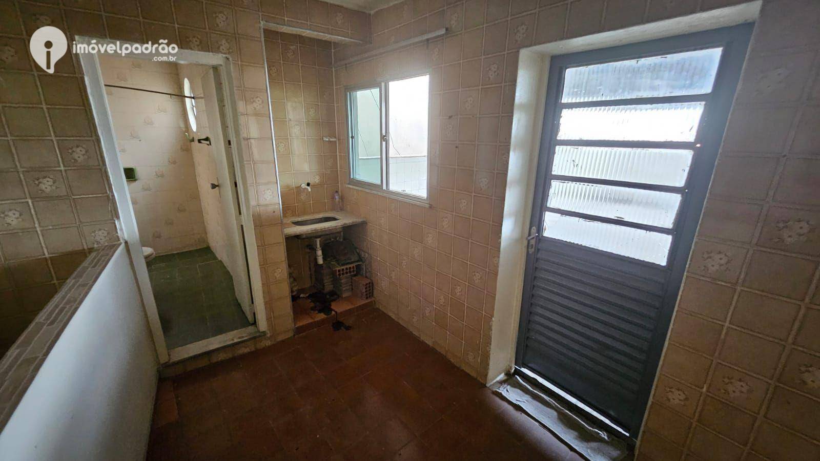 Casa à venda e aluguel com 4 quartos, 400m² - Foto 37