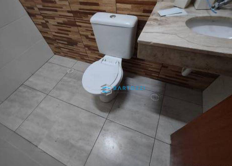 Sobrado à venda e aluguel com 3 quartos, 200m² - Foto 17