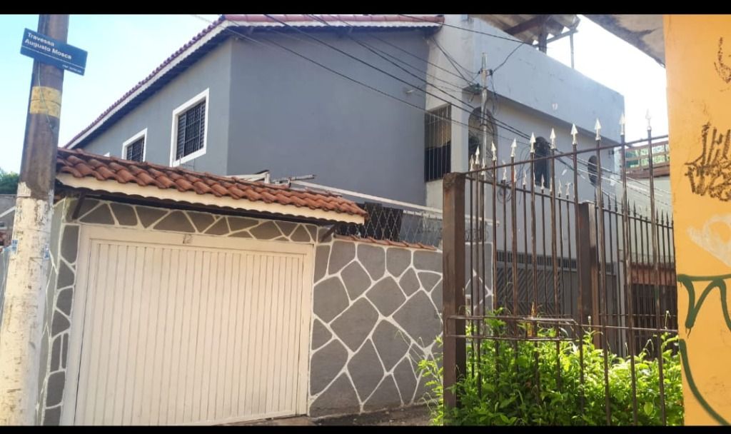 Sobrado à venda com 4 quartos, 170m² - Foto 1