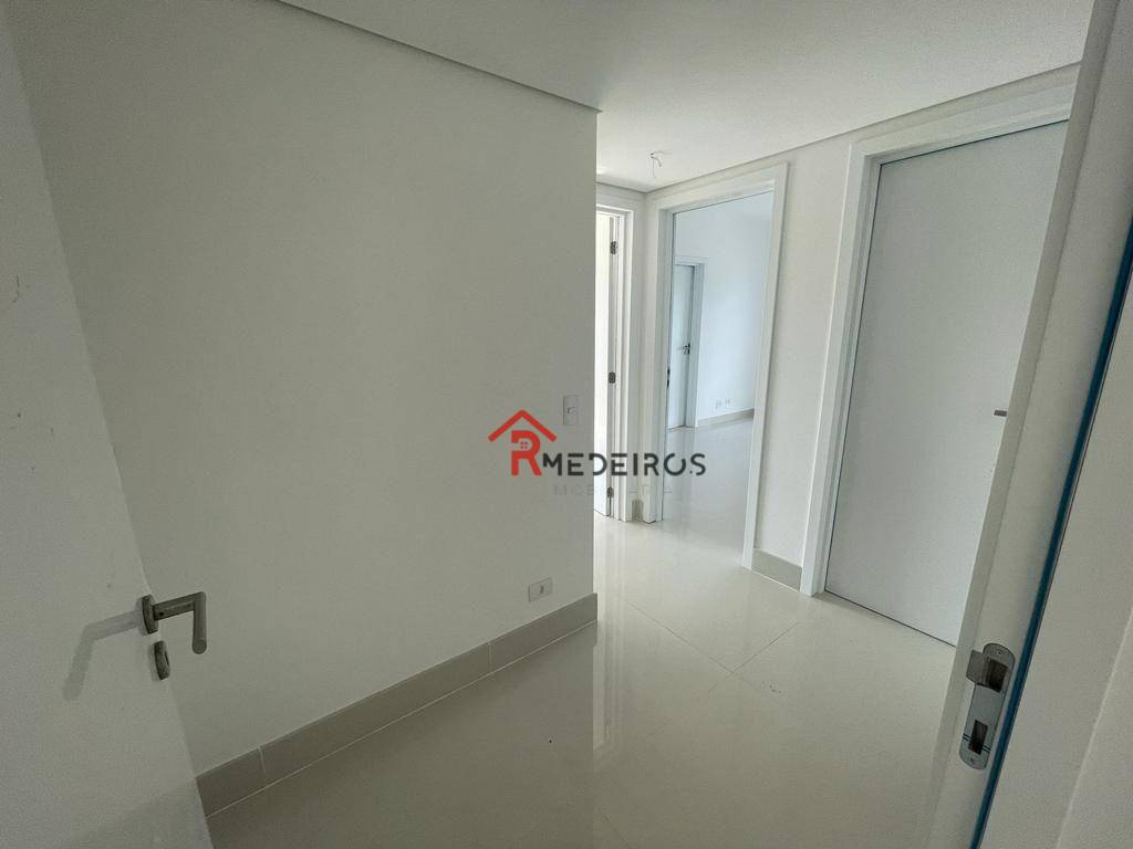 Apartamento à venda com 3 quartos, 162m² - Foto 3