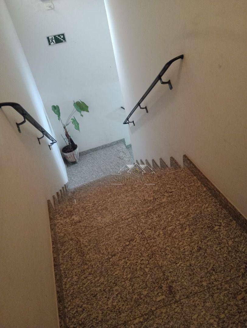 Sobrado para alugar com 2 quartos, 174m² - Foto 6