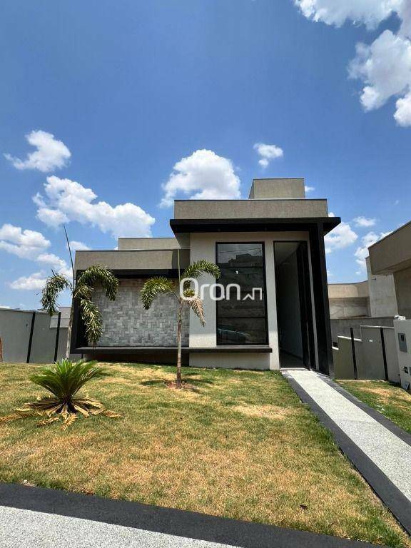 Sobrado à venda com 4 quartos, 319m² - Foto 1