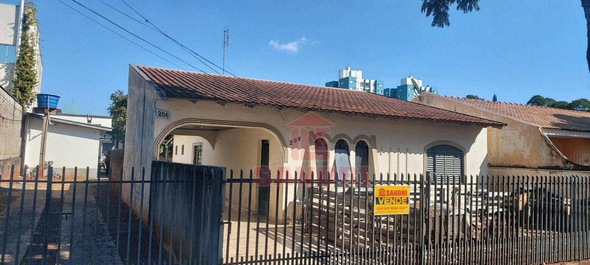 Casa, 3 quartos, 242 m² - Foto 2