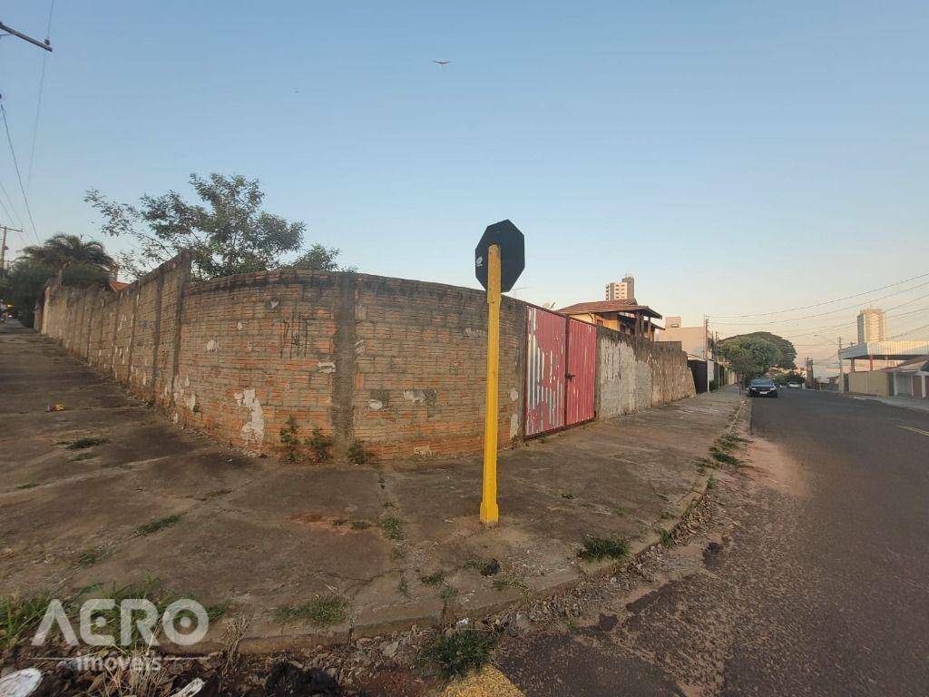 Terreno à venda, 242M2 - Foto 1