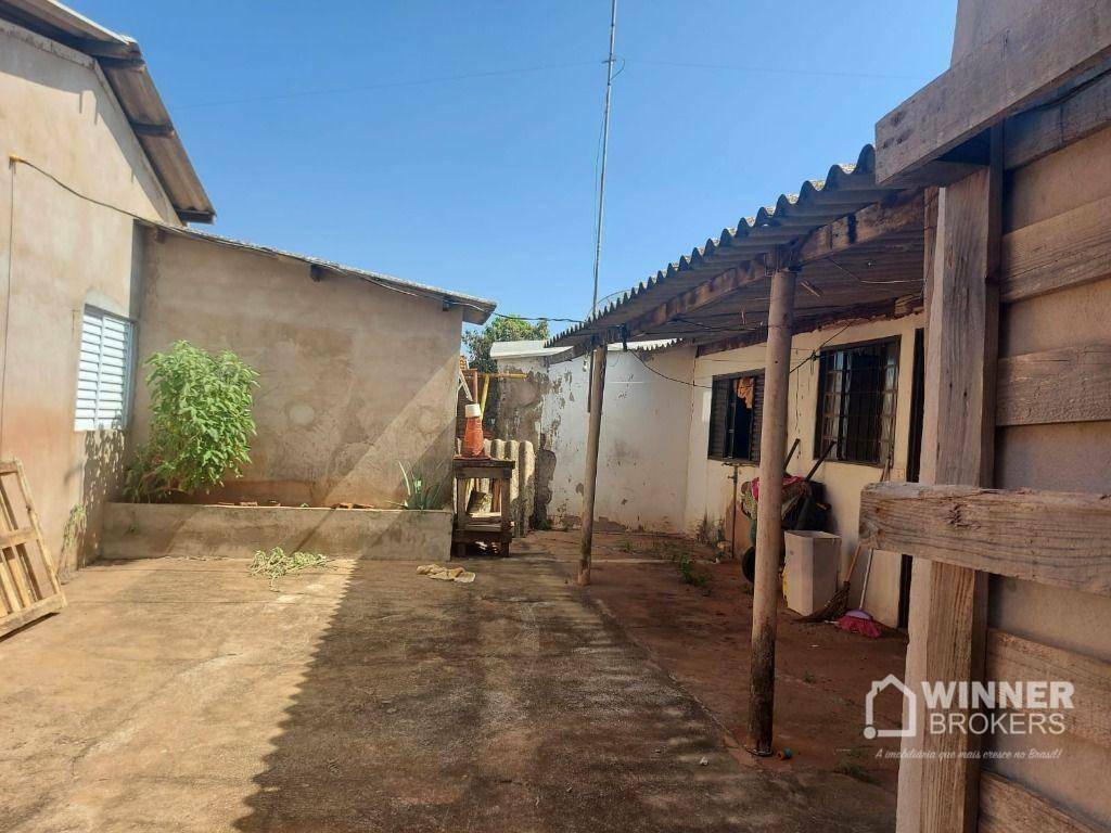 Casa à venda com 5 quartos, 290m² - Foto 11