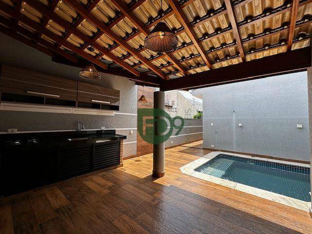 Casa à venda com 3 quartos, 177m² - Foto 14