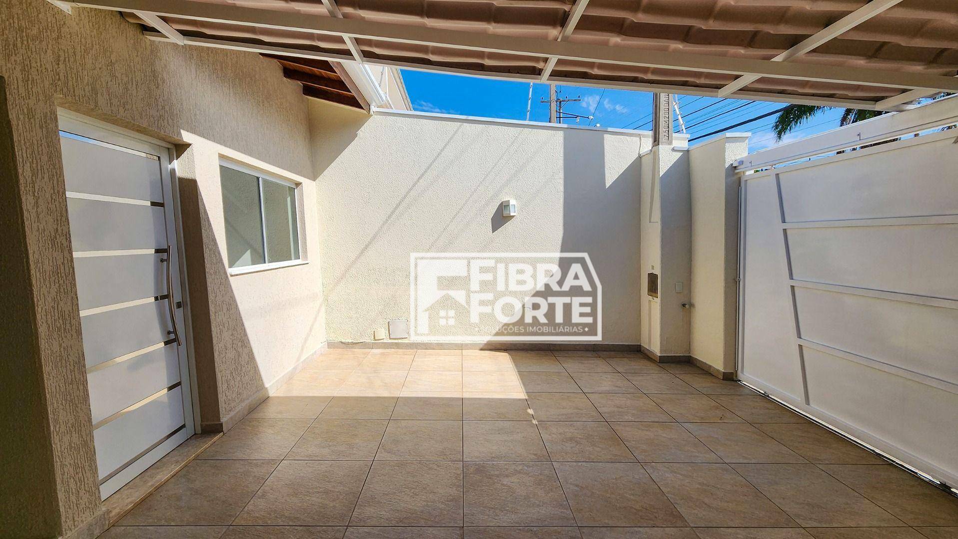 Casa à venda com 3 quartos, 100m² - Foto 1